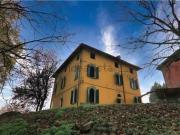 Rustici e casali in vendita di 300 m²