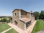 Rustici e casali in vendita di 300 m²