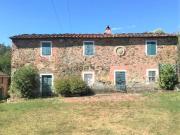 Rustici e casali in vendita di 300 m²