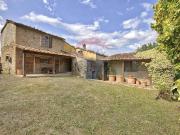Rustici e casali in vendita di 300 m² in Località Agazzi, 63
