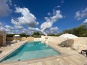 Rustici e casali in vendita di 350 m² in Strada Volza