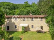 Rustici e casali in vendita di 300 m² in Via di Mucciana, 12