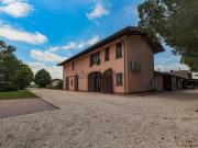 Rustici e casali in vendita di 300 m² in Via Fossa, 7