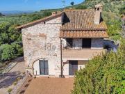 Rustici e casali in vendita di 300 m² in Via San...