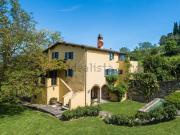 Rustici e casali in vendita di 300 m² in Viale Giacomo...