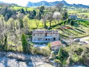 Rustici e casali in vendita di 310 m² in Strada Leontina...
