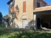 Rustici e casali in vendita di 3200 m² in Via dei Faggi
