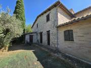 Rustici e casali in vendita di 320 m² in Frazione Colle...