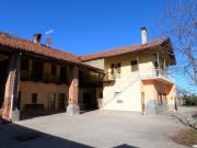 Rustici e casali in vendita di 322 m² in Via Centallo, 16