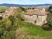Rustici e casali in vendita di 322 m² in Via Pisana