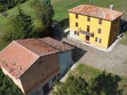 Rustici e casali in vendita di 325 m²