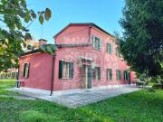 Rustici e casali in vendita di 325 m² in Via del Pavone, 26