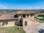 Rustici e casali in vendita di 326 m² in Via Roma