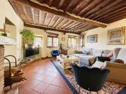 Rustici e casali in vendita di 330 m²