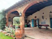 Rustici e casali in vendita di 330 m² in Via della...