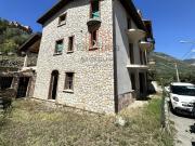 Rustici e casali in vendita di 330 m² in Via Monticello...