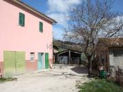 Rustici e casali in vendita di 332 m²