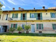 Rustici e casali in vendita di 334 m² in Strada...