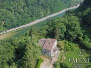Rustici e casali in vendita di 340 m² in Località Cerreto, 4