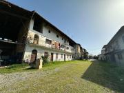 Rustici e casali in vendita di 340 m² in Via A. Gramsci, 76