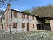Rustici e casali in vendita di 340 m² in Via Croci