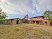 Rustici e casali in vendita di 340 m² in Via delle Monache