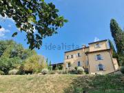 Rustici e casali in vendita di 340 m² in Via Protoli