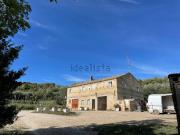 Rustici e casali in vendita di 350 m²