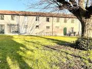 Rustici e casali in vendita di 350 m²