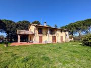 Rustici e casali in vendita di 350 m²