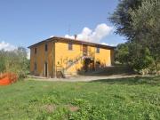 Rustici e casali in vendita di 350 m² in Strada Comunale...