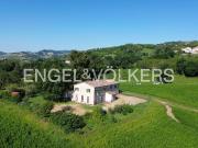 Rustici e casali in vendita di 350 m² in Via Colombara, 1