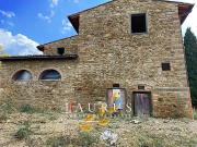 Rustici e casali in vendita di 350 m² in Via mugnana