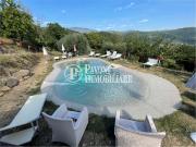 Rustici e casali in vendita di 360 m²