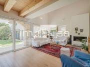 Rustici e casali in vendita di 360 m² in Via 33°...