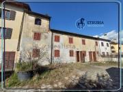 Rustici e casali in vendita di 360 m² in Via di Canapale