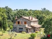 Rustici e casali in vendita di 369 m² in Località Benano