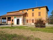 Rustici e casali in vendita di 370 m² in Strada Burla, 448