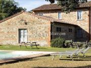 Rustici e casali in vendita di 380 m² in Strada...