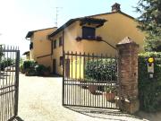 Rustici e casali in vendita di 380 m² in Via dei...