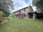 Rustici e casali in vendita di 381 m² in Via Argine...