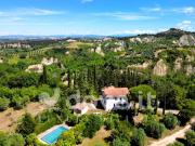 Rustici e casali in vendita di 390 m² in Strada del...