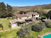 Rustici e casali in vendita di 390 m² in Via del...