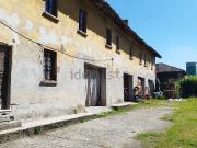 Rustici e casali in vendita di 390 m² in Via G. Rossa, 1