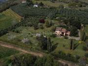 Rustici e casali in vendita di 396 m² in Via San Monte, 1