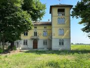 Rustici e casali in vendita di 400 m²