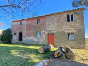Rustici e casali in vendita di 400 m² in Località Le Guardie