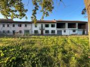 Rustici e casali in vendita di 400 m² in Strada Monvicino