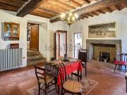 Rustici e casali in vendita di 400 m² in Via Ciri