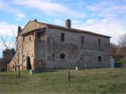 Rustici e casali in vendita di 400 m² in Via del Colle